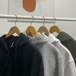 Enfant - Textile - Les doigts dans le nez