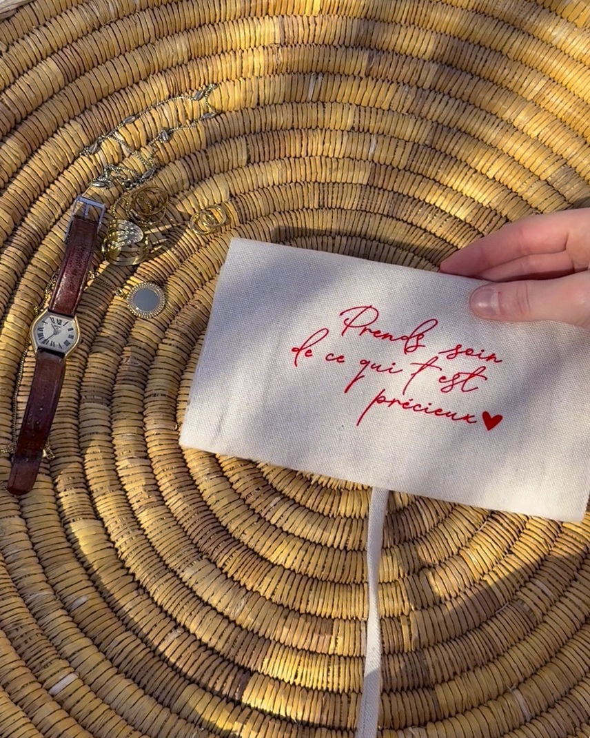 Pochette à bijoux modèle coeurs